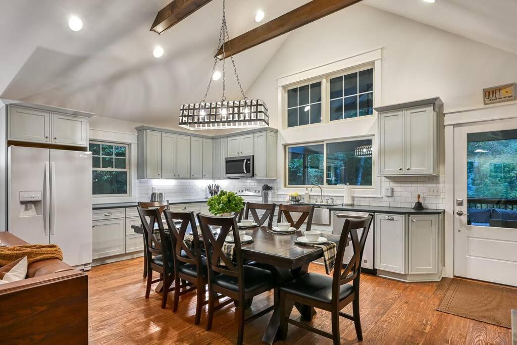 The Cove Retreat- Hot Tub/Screened Porch/Game Room Lake Lure Extérieur photo