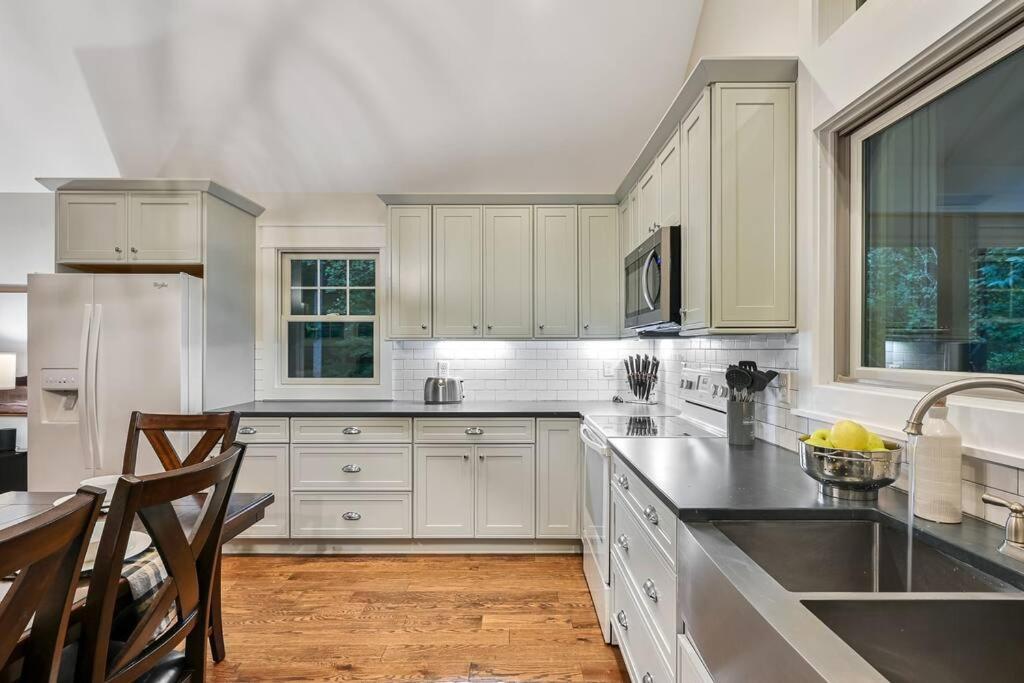 The Cove Retreat- Hot Tub/Screened Porch/Game Room Lake Lure Extérieur photo